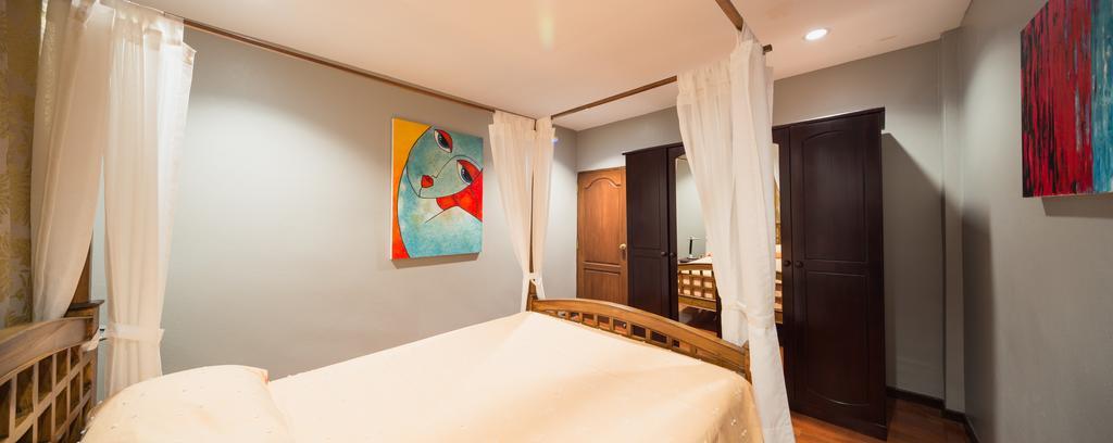 Luxury Town House In The Heart Of The Old City Chiang Mai Exterior photo