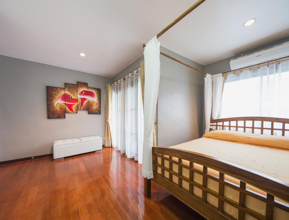 Luxury Town House In The Heart Of The Old City Chiang Mai Exterior photo