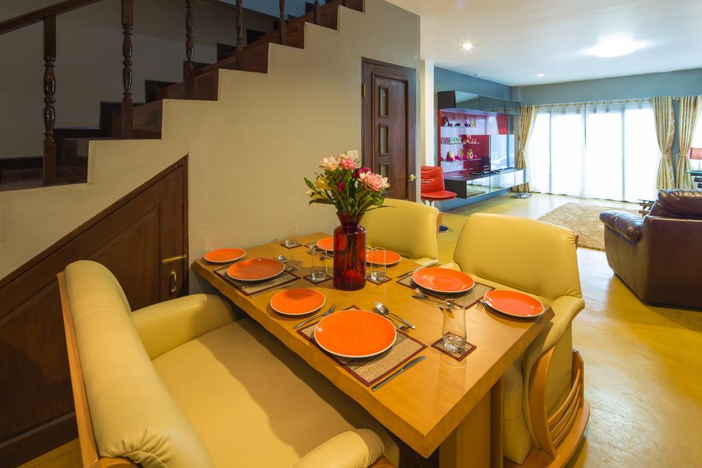 Luxury Town House In The Heart Of The Old City Chiang Mai Exterior photo
